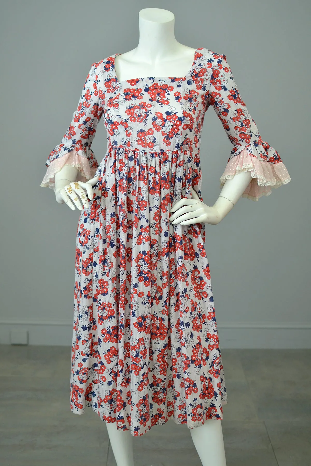 1970s Floral Print Ruffle Sleeves Baby Doll Peasant Dress