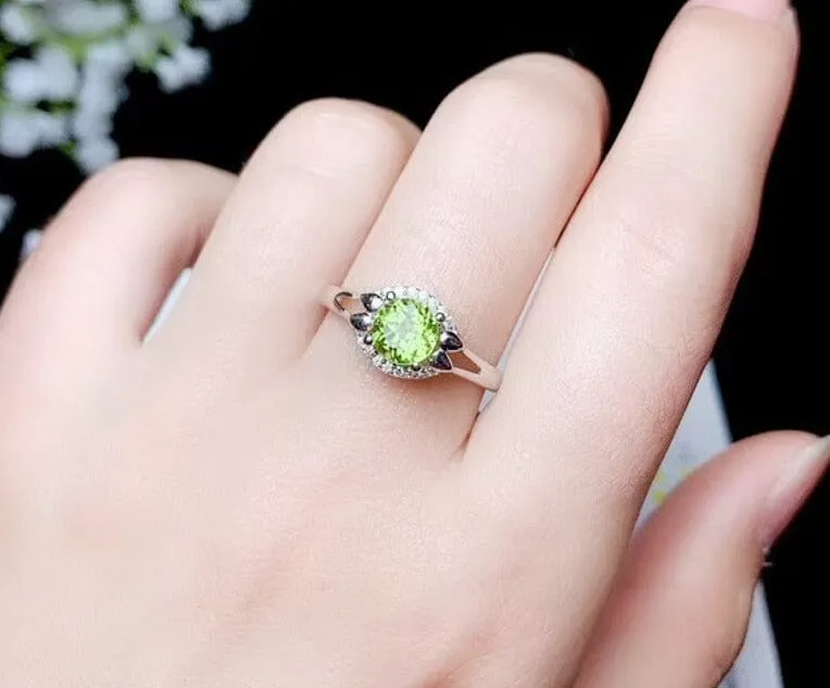 6mm Simple Round Cut Peridot 925 Sterling Silver Ring