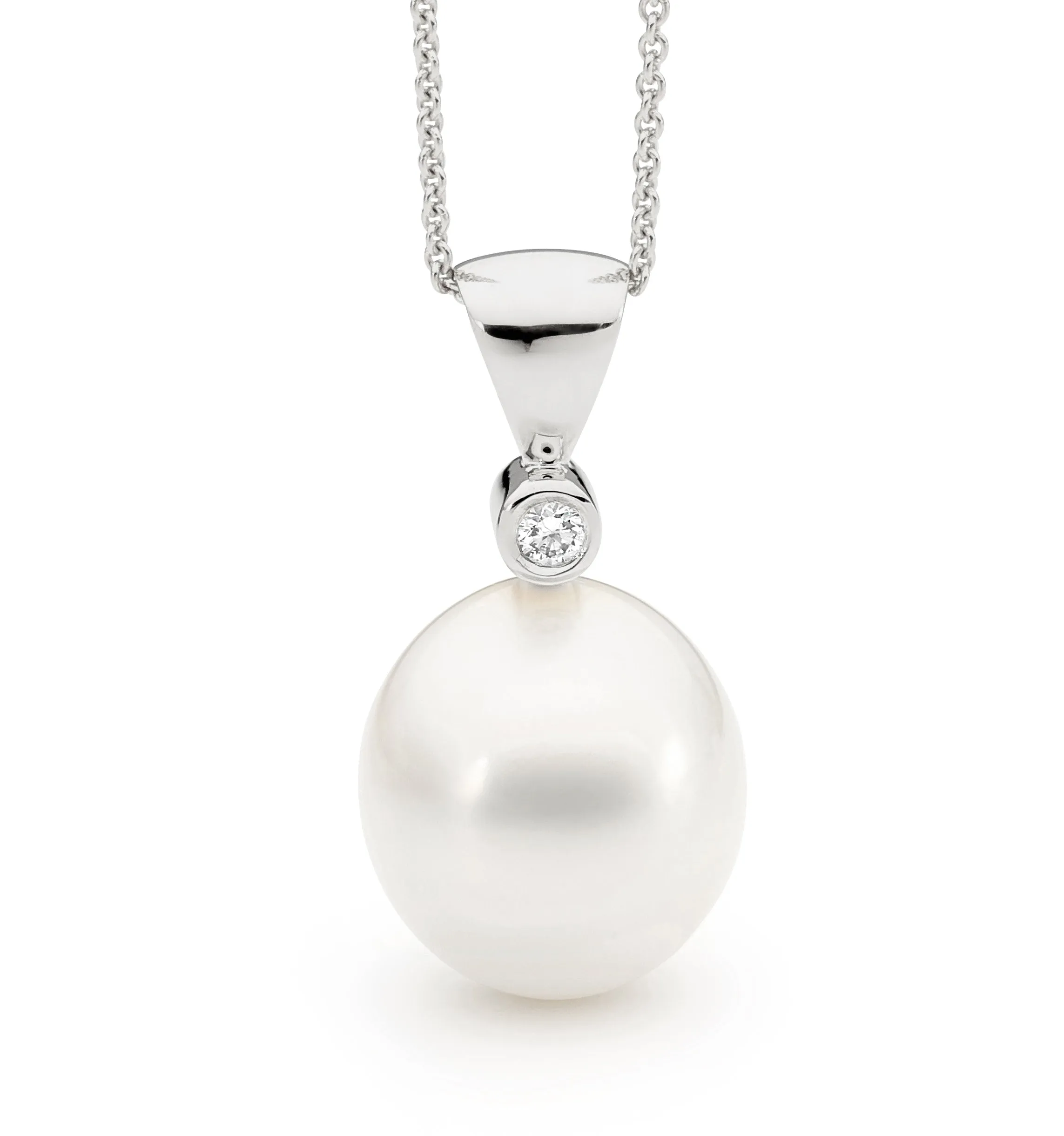 Classic Pearl & Diamond Pendant