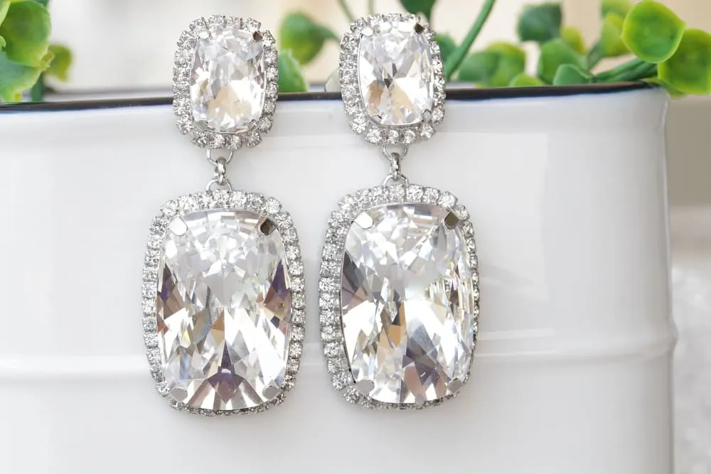 CLEAR DANGLE EARRINGS