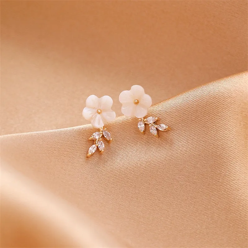 Crystal-Encrusted Floral Water Droplet Stud Earrings