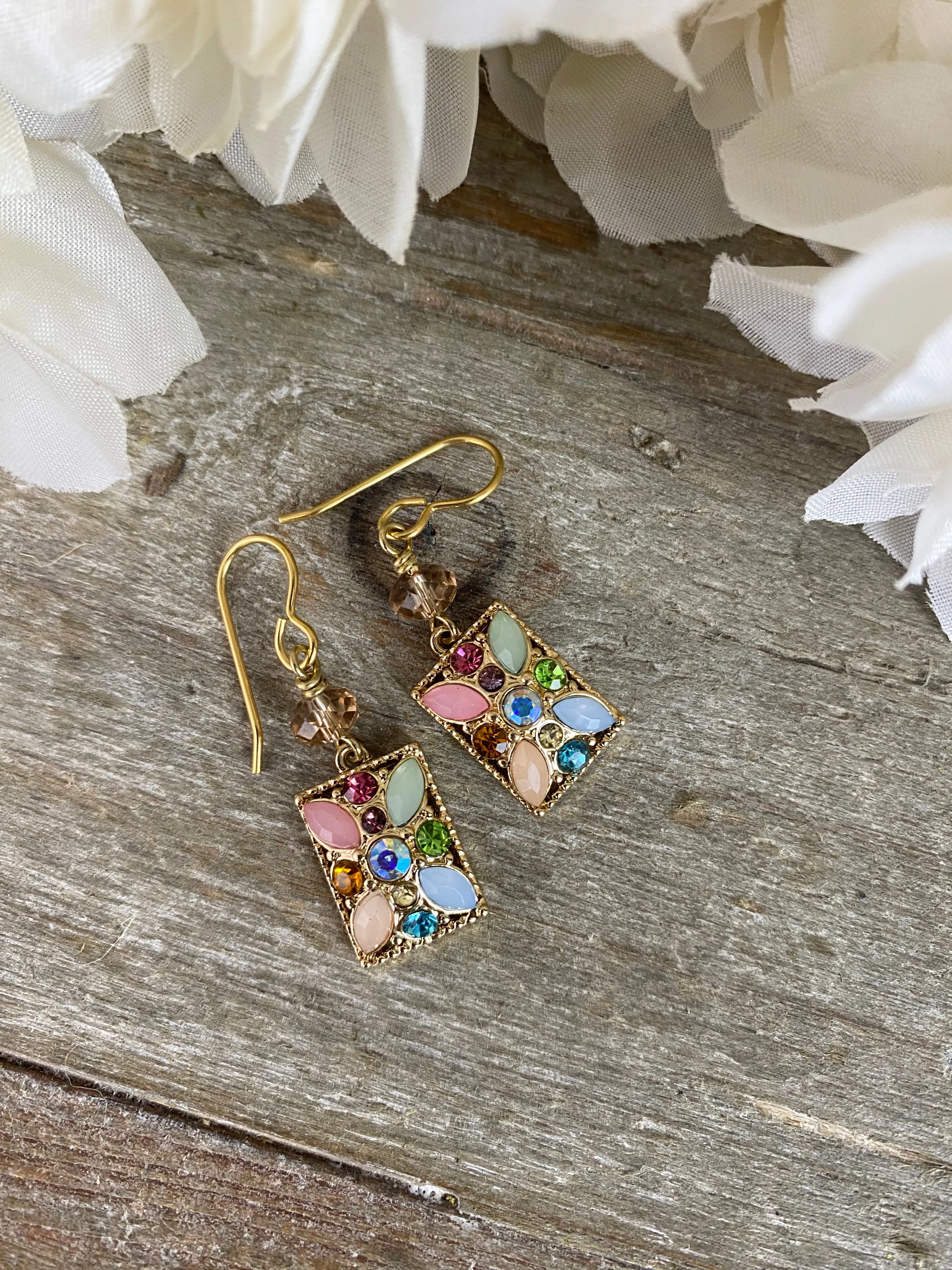 Mixed crystal drop, gold metal, earrings