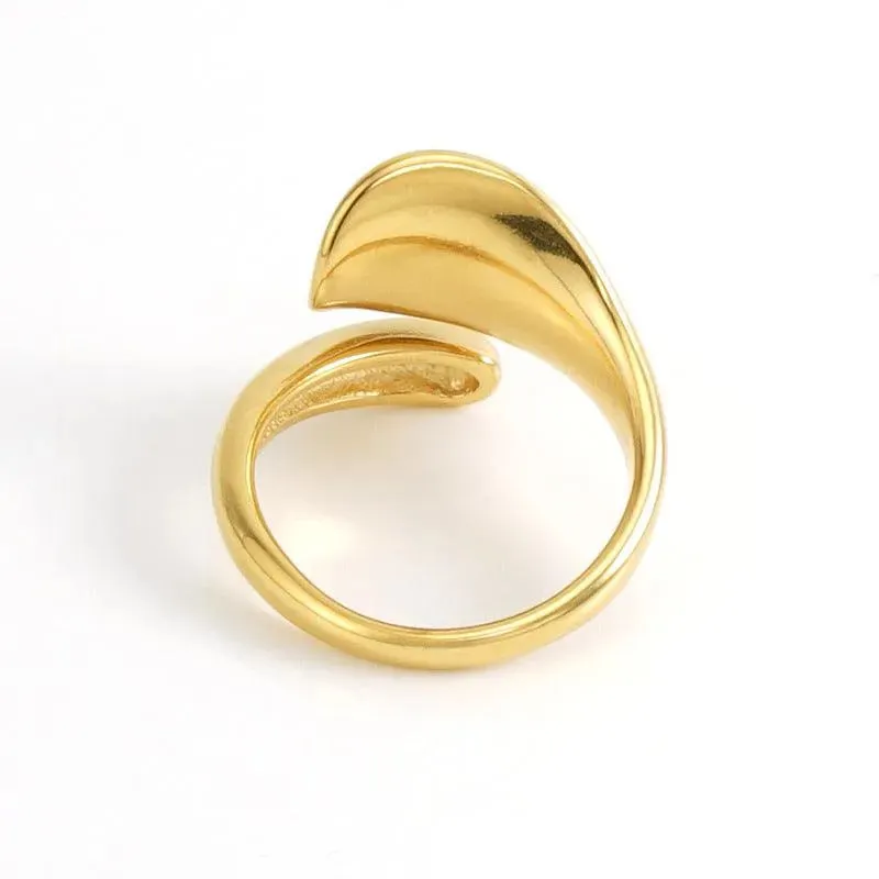 Trendy Gold Wave Ring – Twisted Cocktail Ring for Women