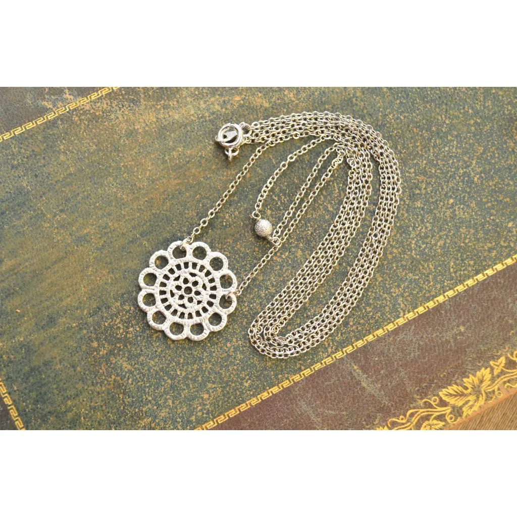 White gold double strand lace necklace