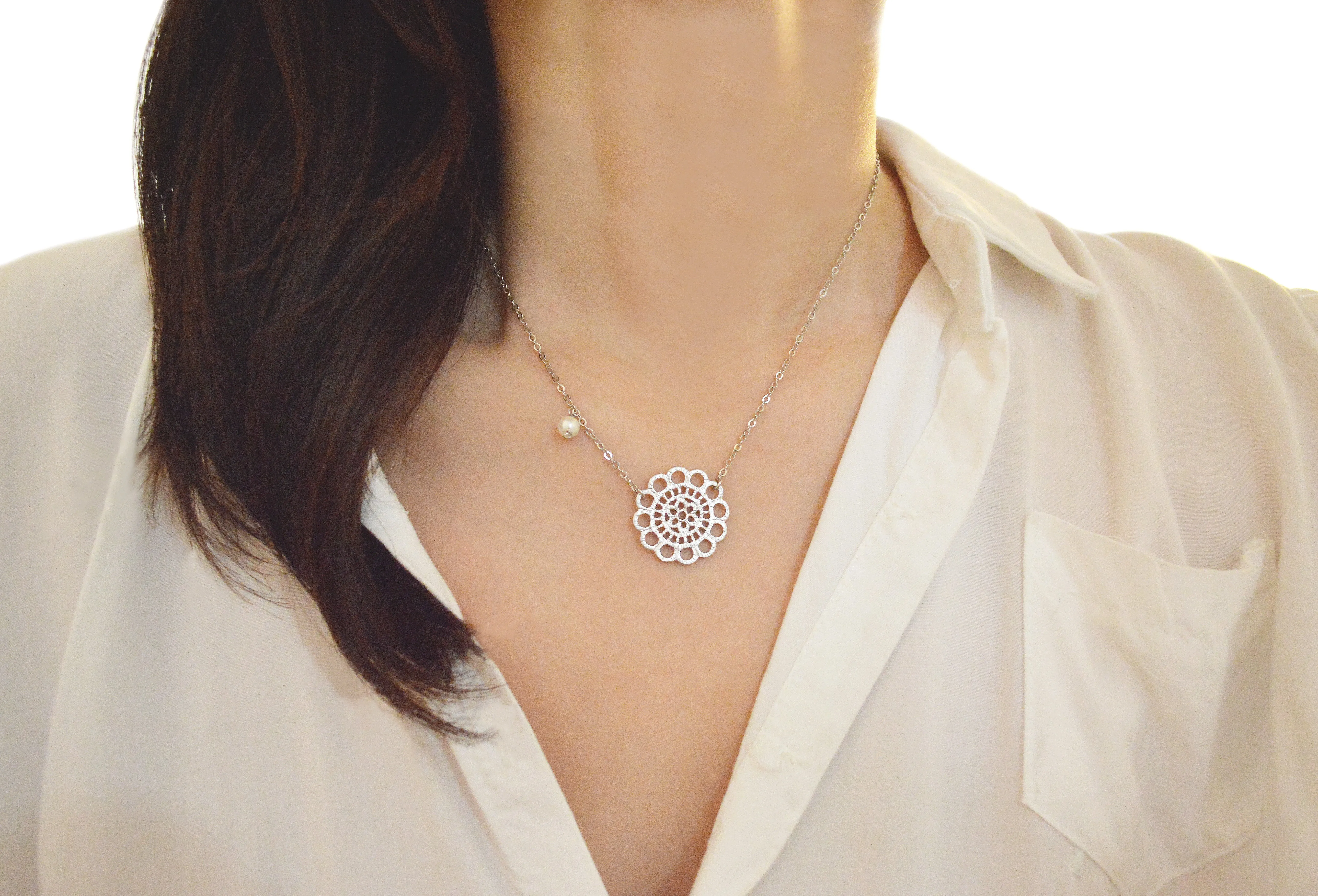 White gold  lace necklace